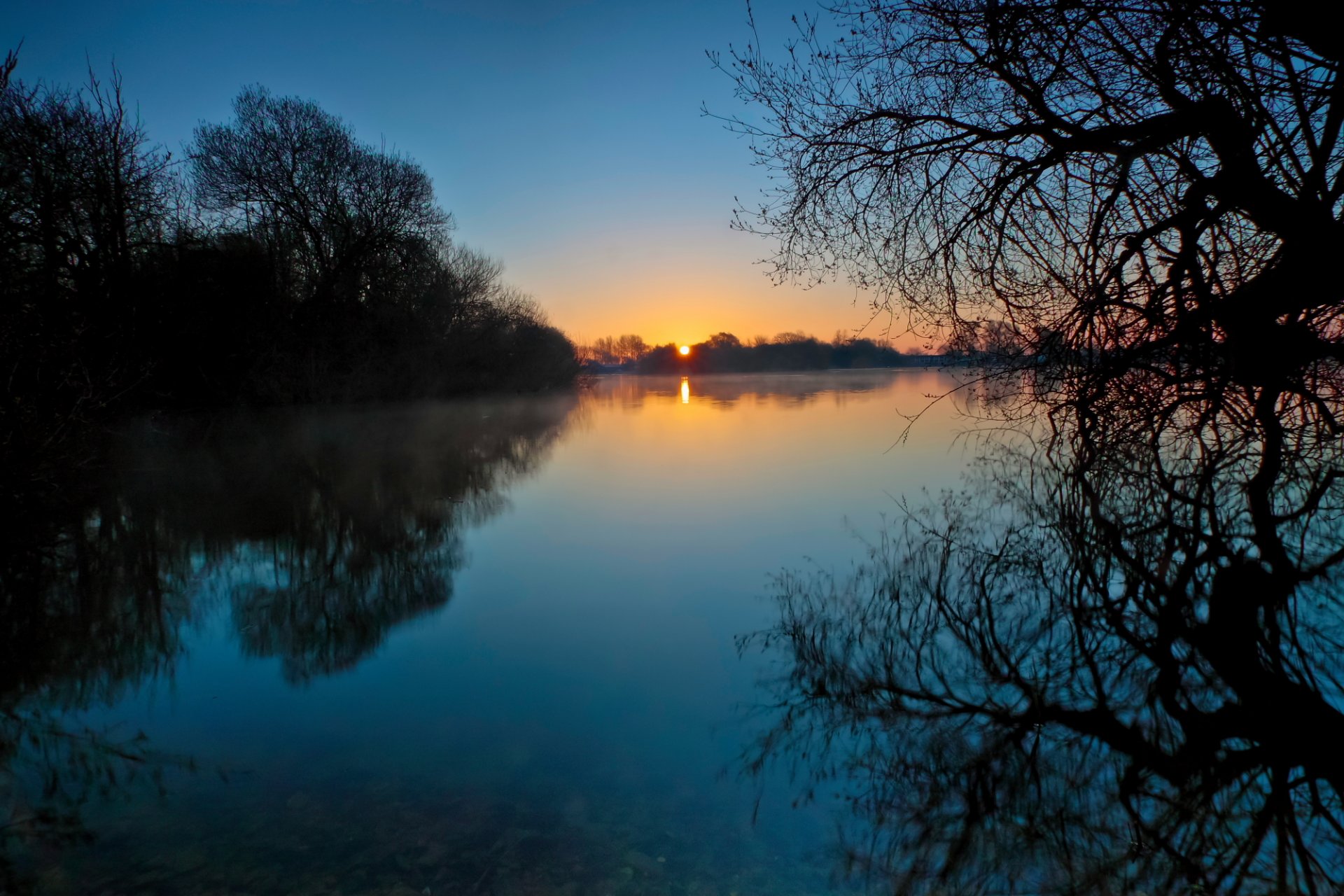 naturaleza tarde puesta de sol río lago agua árboles reflexión