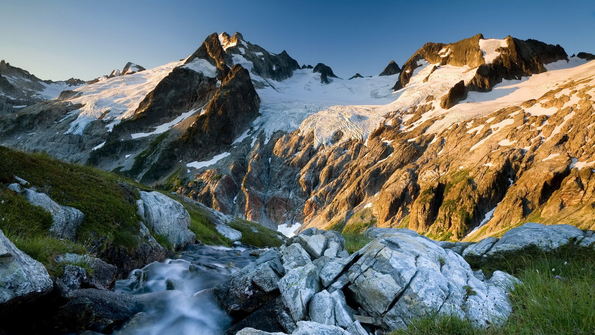 montagnes herbe glace froid printemps