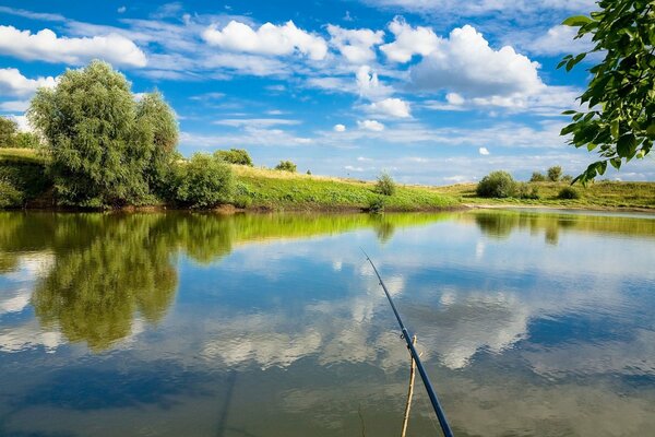 Pesca con un hermoso paisaje