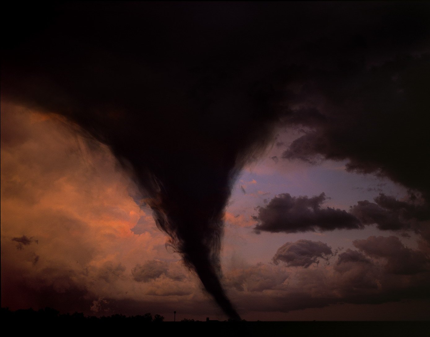 tornado elemento uragano