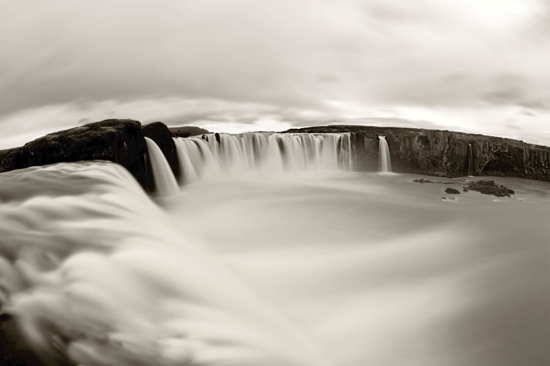 noir et blanc cascade beauté