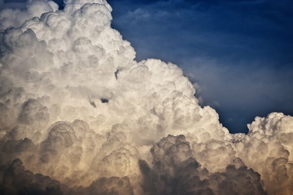 Such dense clouds decorated this autumn sky