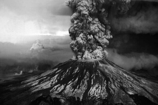 Erupción volcánica en Santa Elena