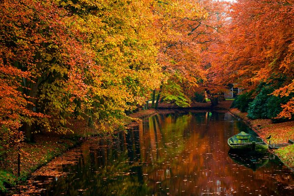 Ein romantischer Ort in einem schönen Teich