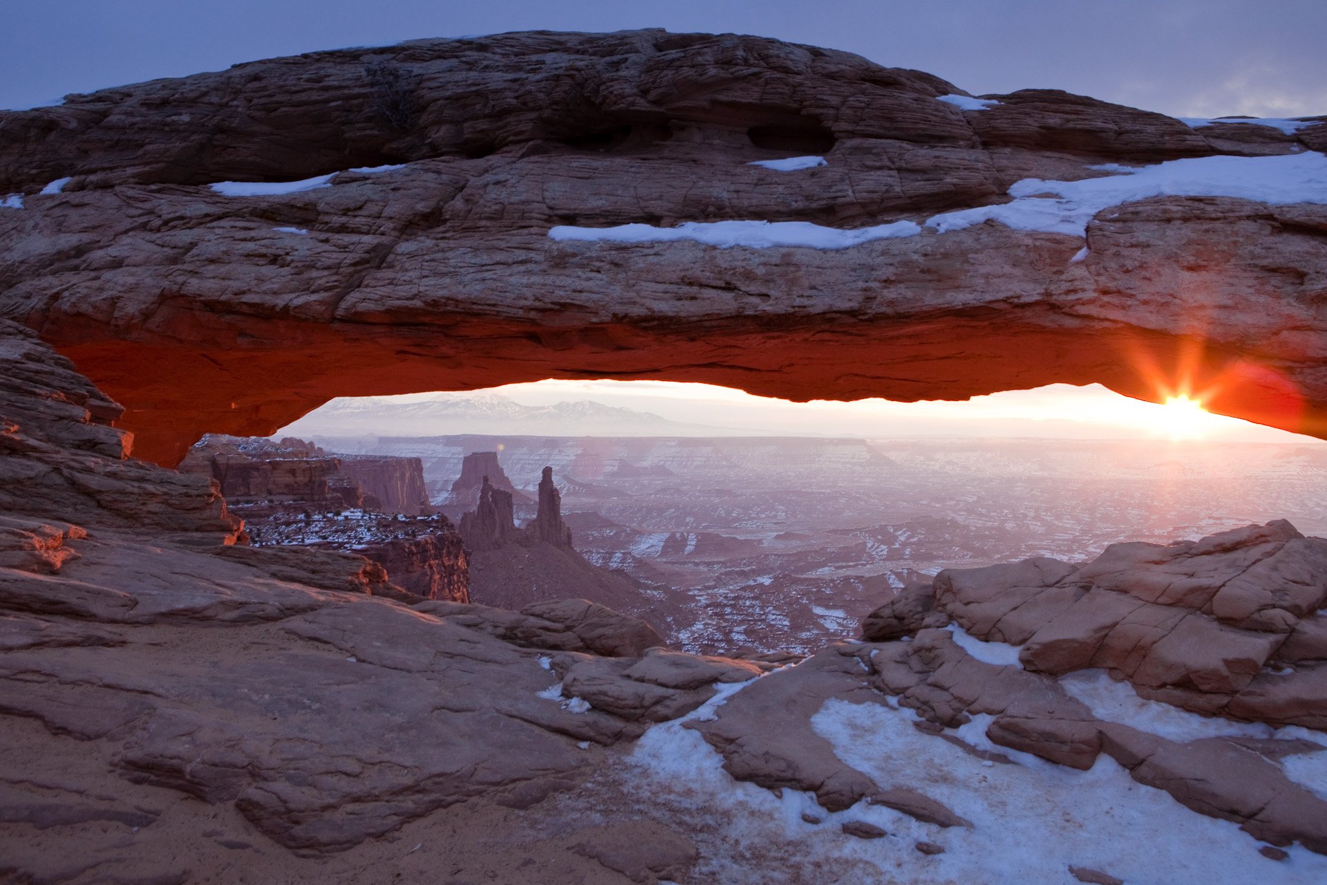 schlucht felsen sonne