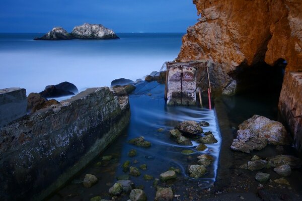 The southern shore on the edge of the sea