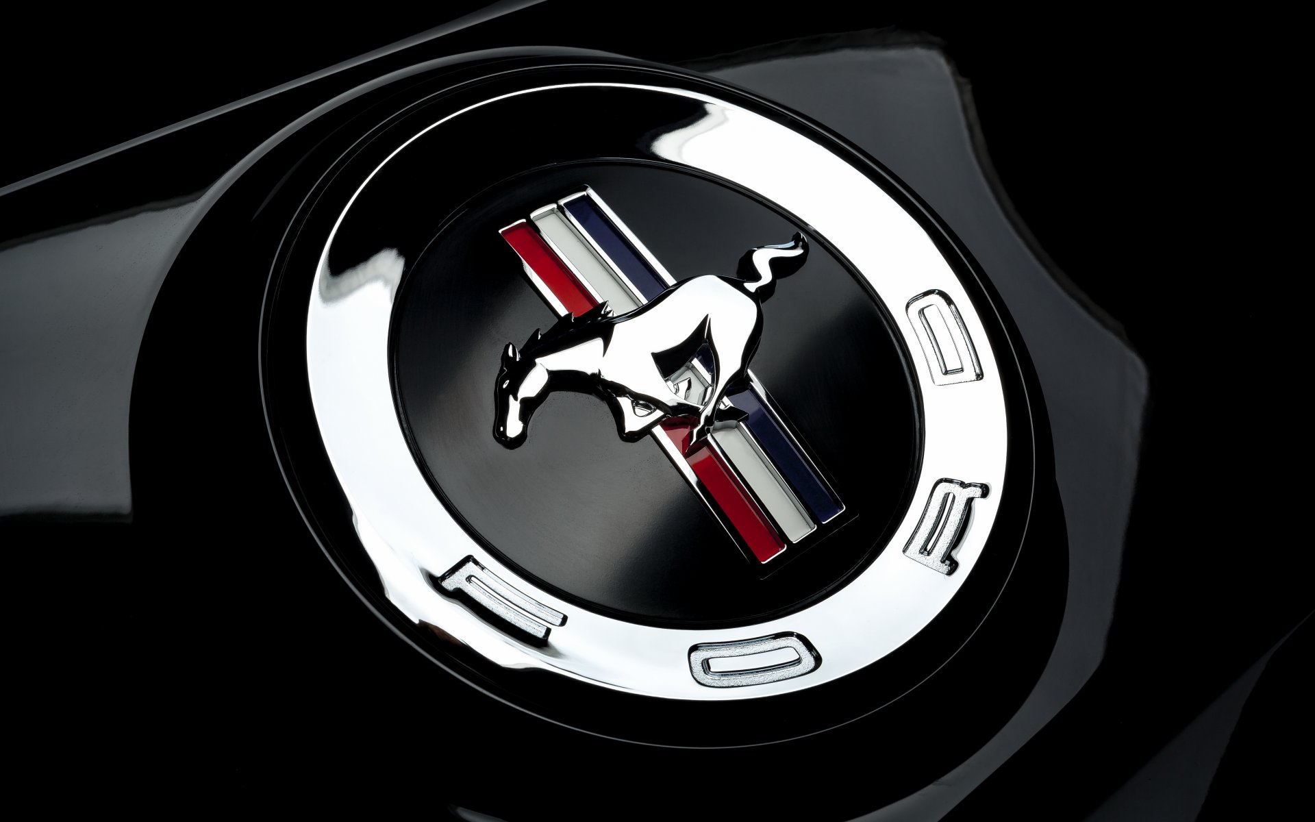 ford mustang emblema macro