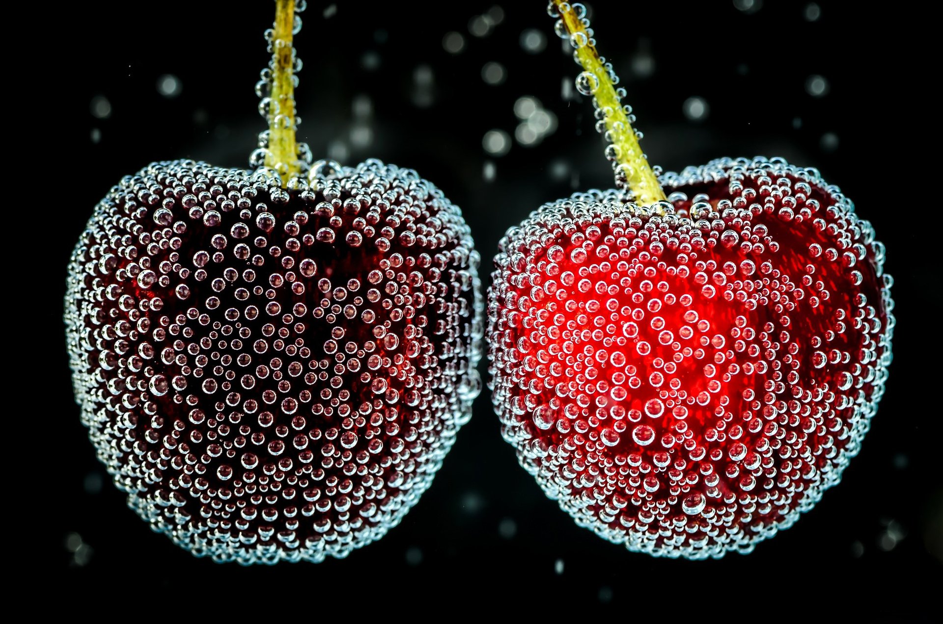 bayas cerezas burbujas aire agua