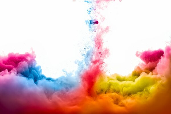 Humo brillante como colores brillantes