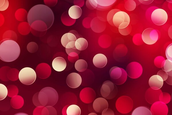 Círculos multicolores de diferentes tonos de rojo surtido
