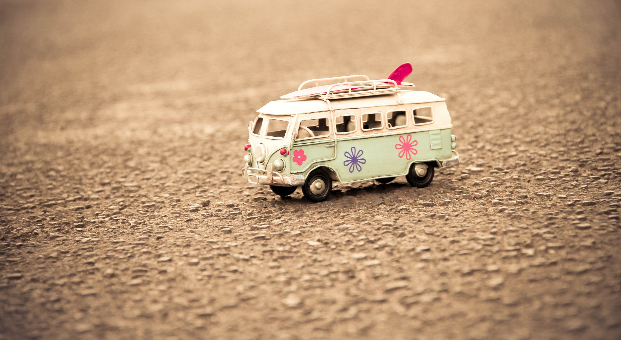 close up mood toys bus land asphalt background wallpaper widescreen full screen hd wallpapers fullscreen