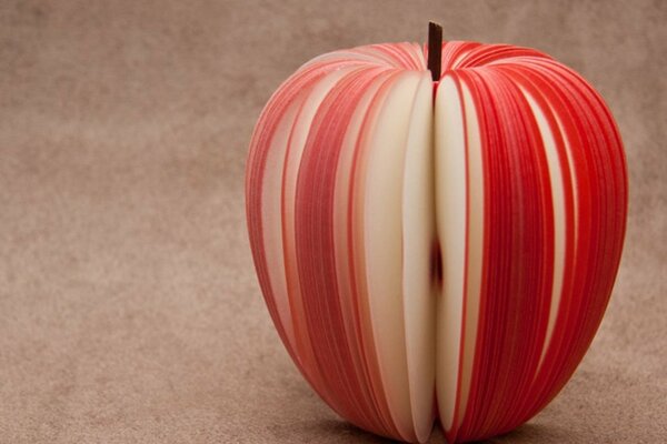 Beautiful slicing of apples into slices