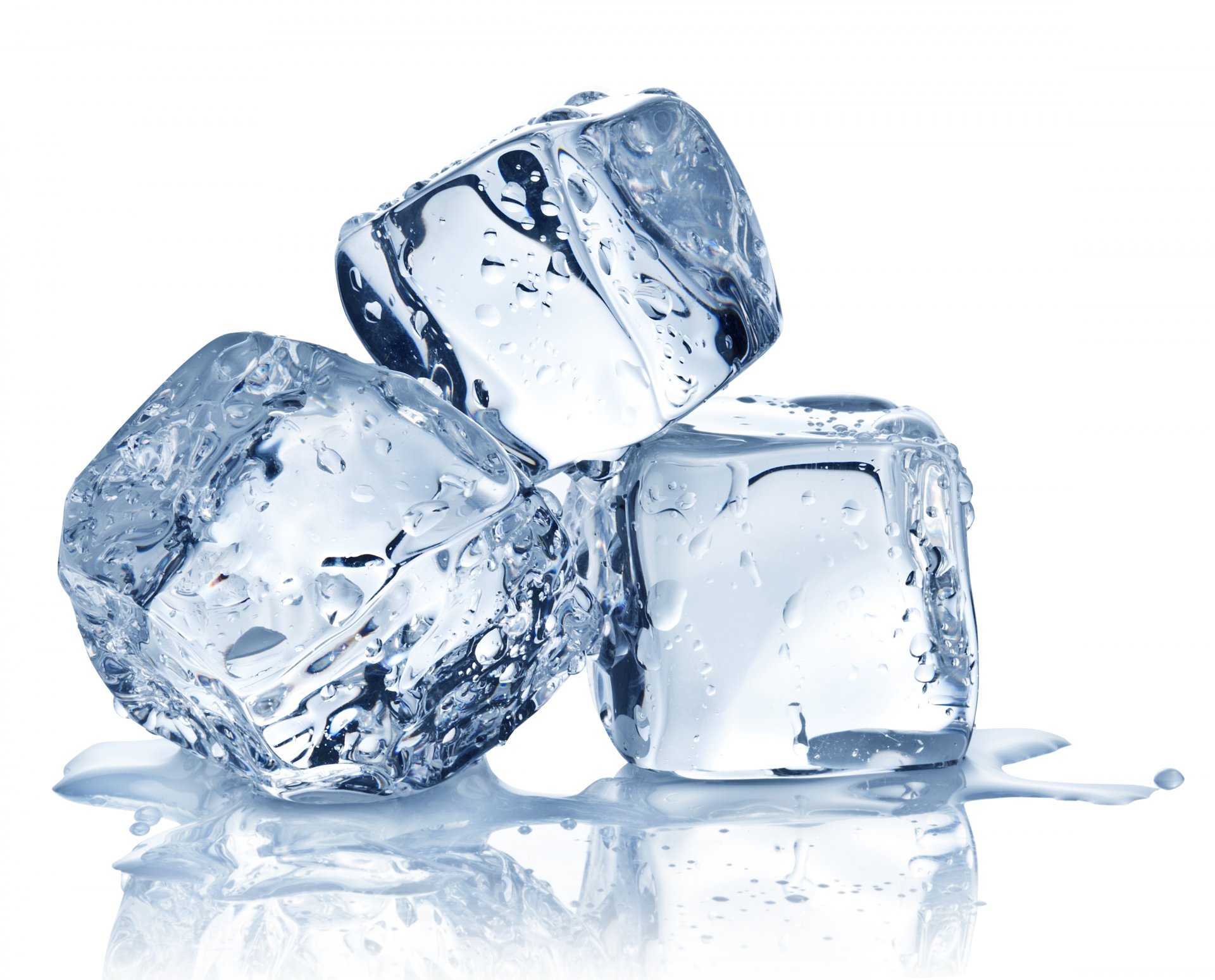 glace gouttes eau cubes fond blanc