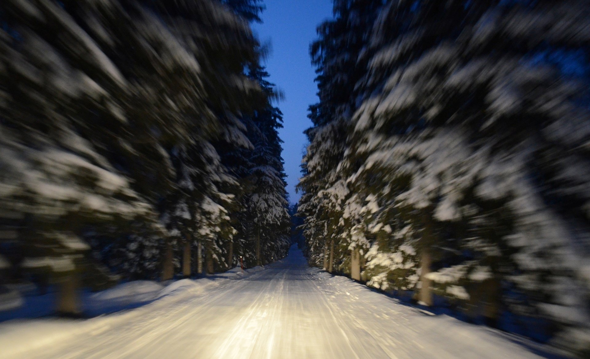 makro droga zima śnieg drzewa finlandia ruch