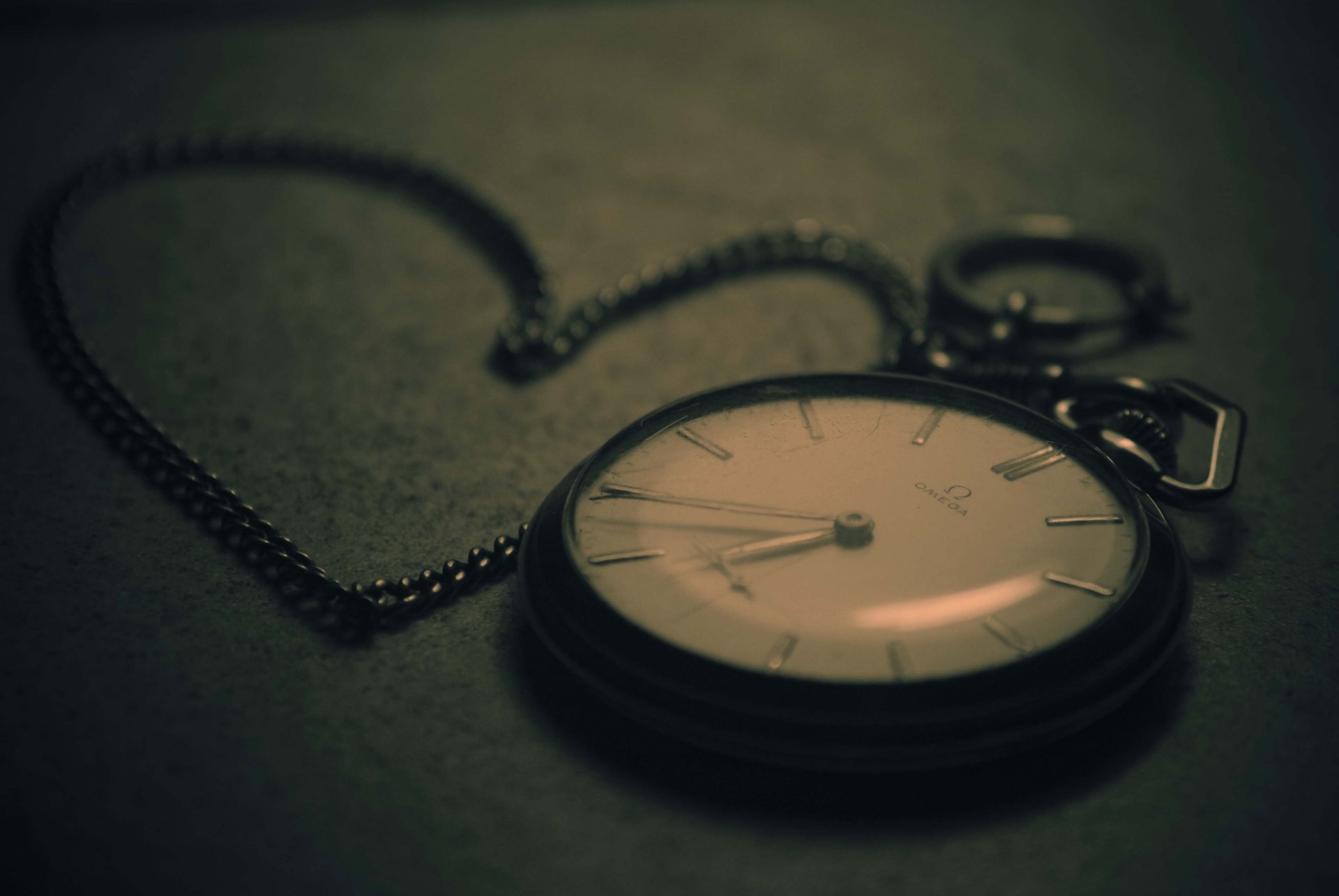 watches string dark background photo close up