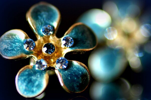 Macro photo of jewelry. The glitter of jewels