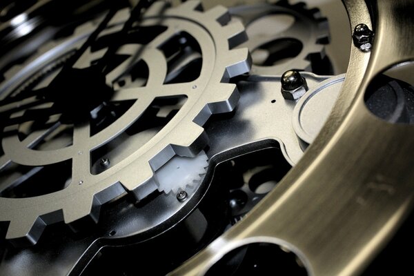 The mechanism of the Swiss watch is accurate