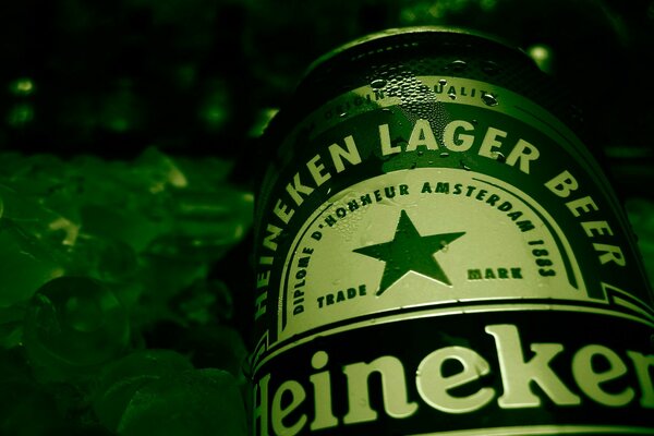 Heineken-Bier im eisernen Glas