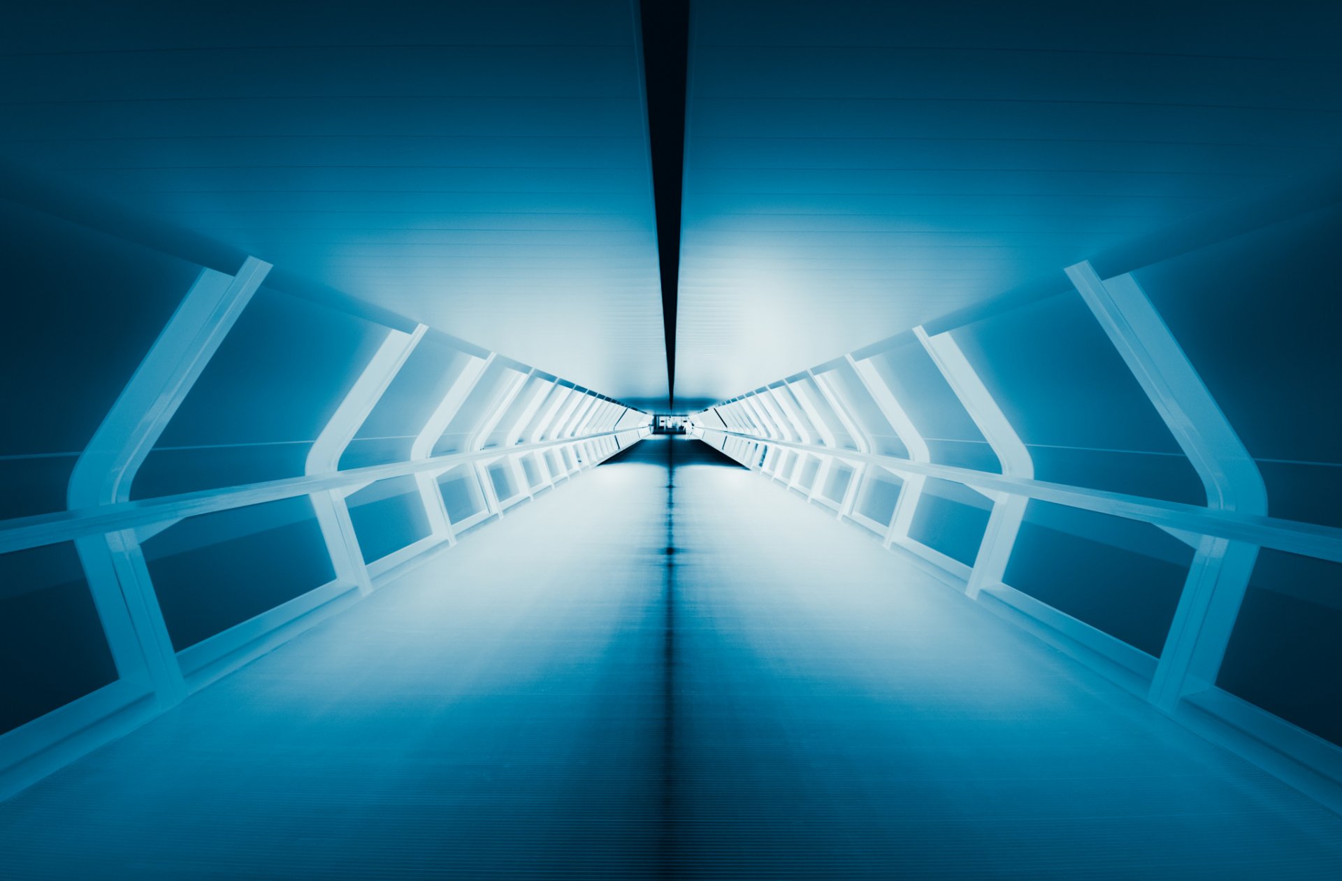 luce tunnel blu prospettiva