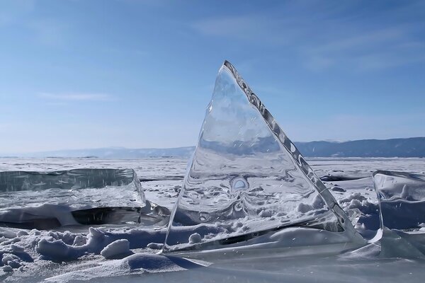 Matin glacial sur le lac Baïkal