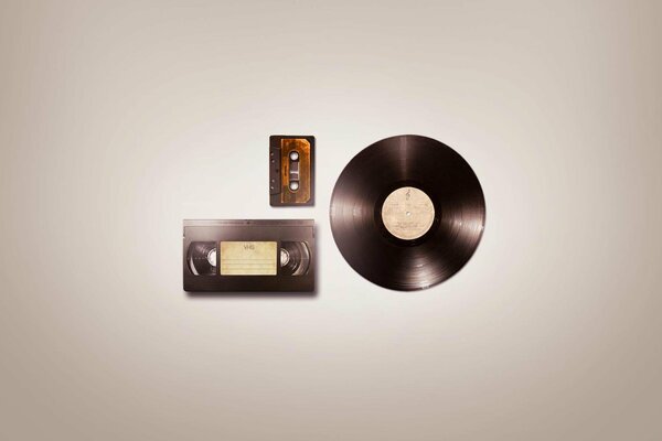 Cassettes and a poatsinka on a brown background