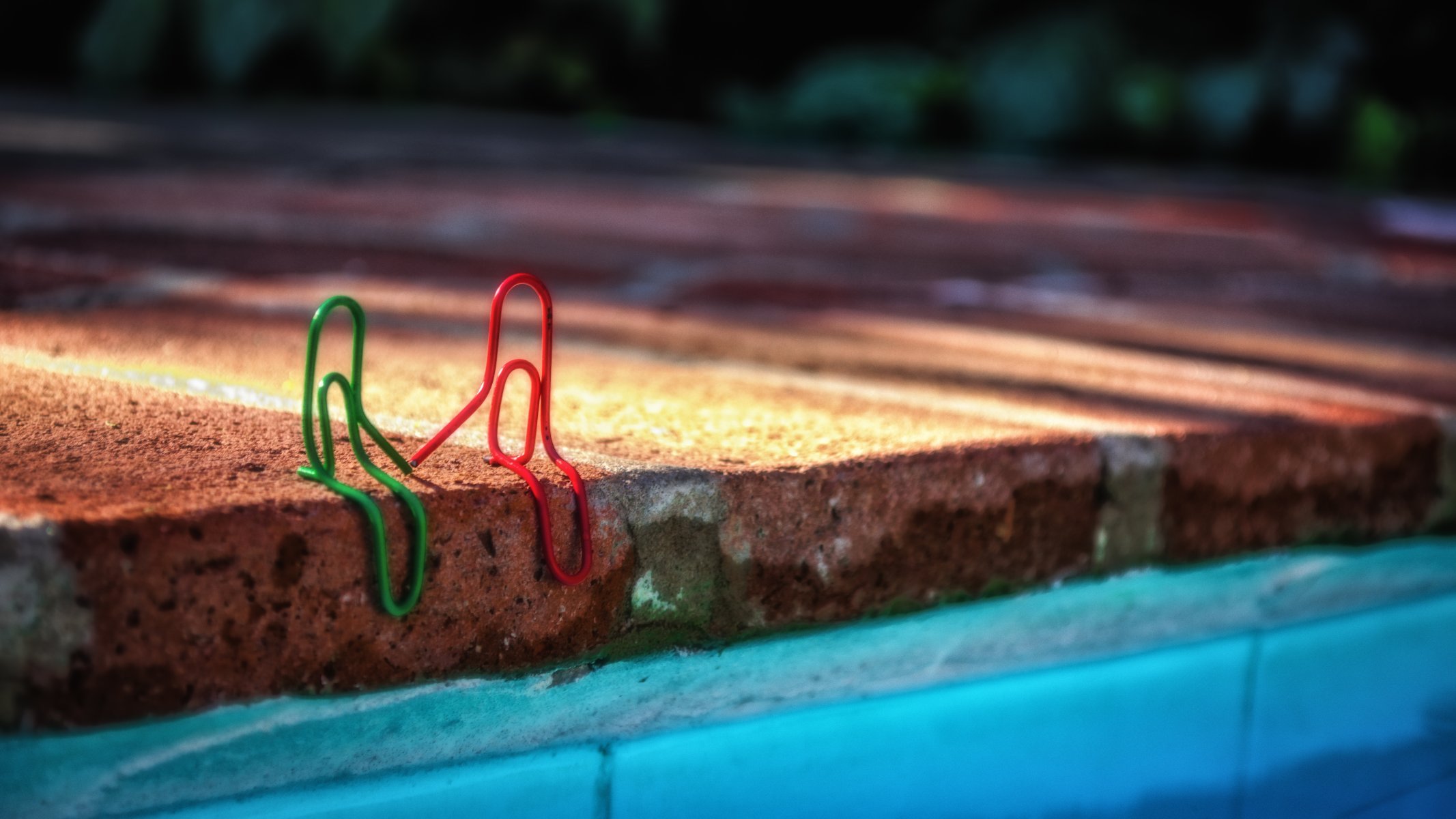 paper clips color background