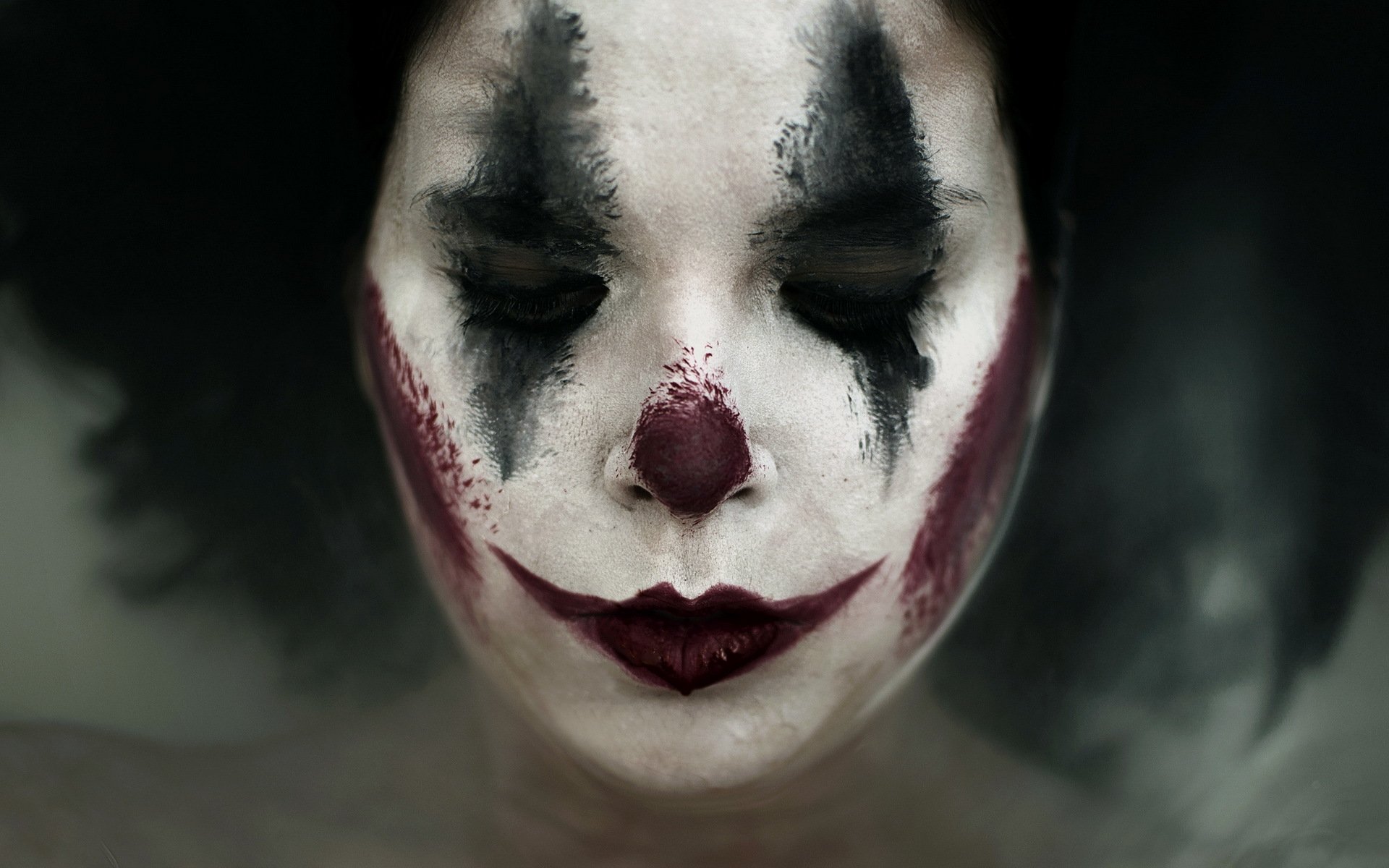 trauriger clown gesicht make-up