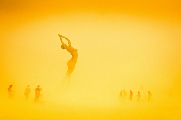 Weibliche Schönheit beim Burning man Festival