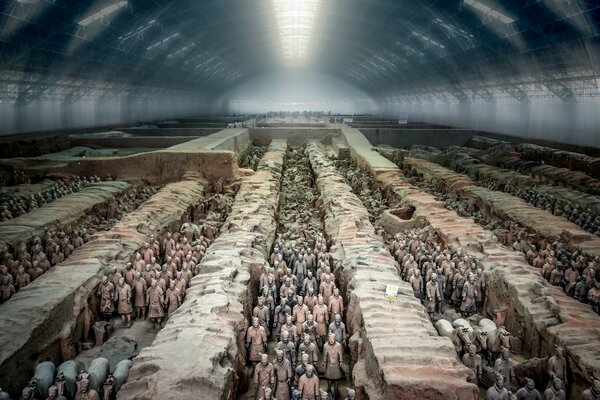 Armée de terre cuite énorme tunnel