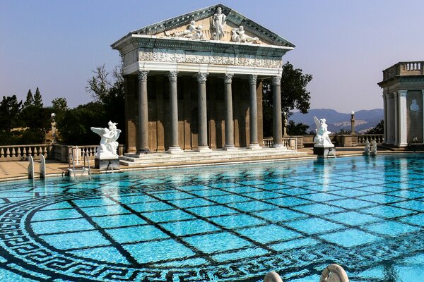 Castillo de Hearst. piscina de estilo romano