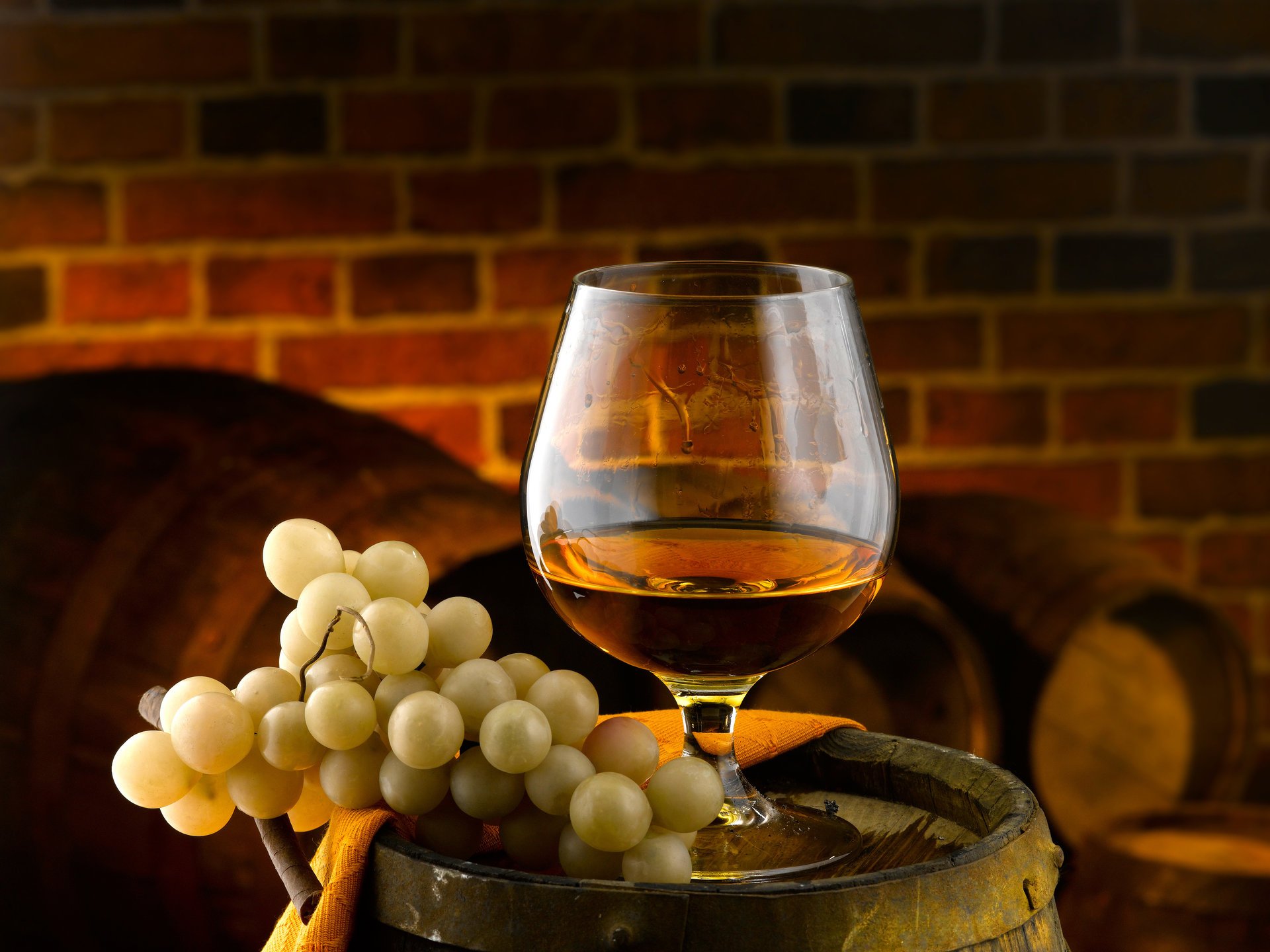 tonneaux verre cognac raisins