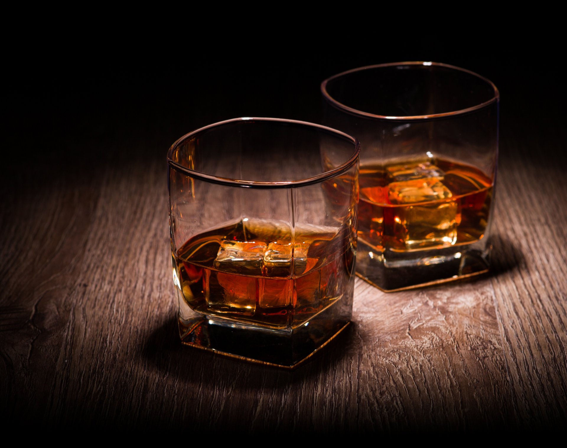 szklanka whisky lód szklanka whisky