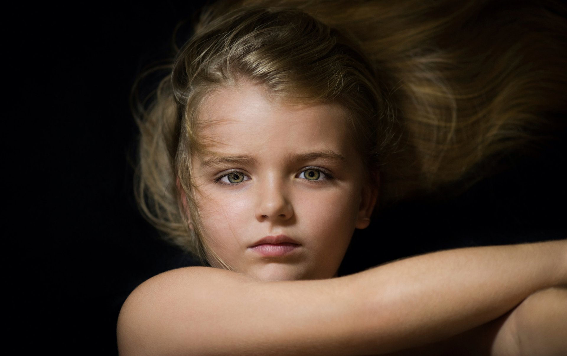 amour paix pas de guerre fille portrait