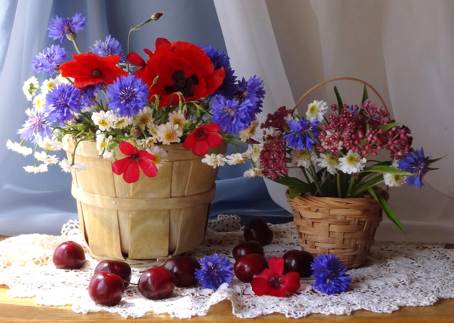 nature morte panier fleurs bouquet baies