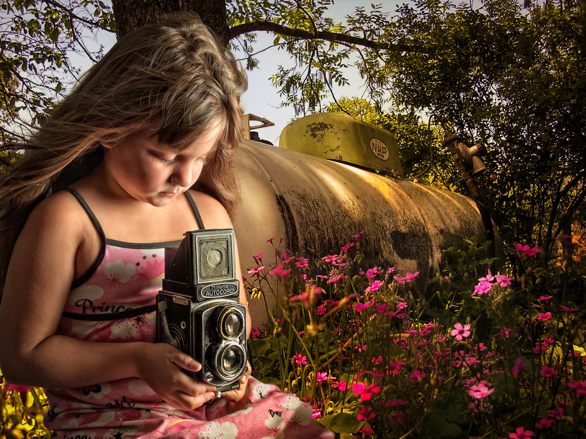 ragazza macchina fotografica fiori cisterna minolta