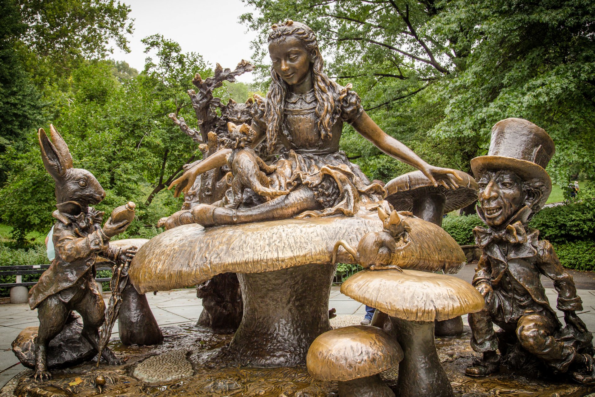 alice nel paese delle meraviglie central park manhattan new york scultura