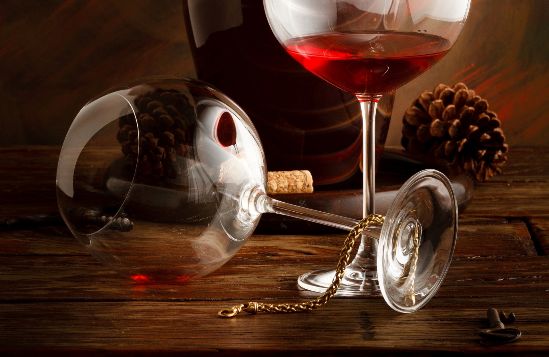 vino rojo copas de vino conos cadena botella