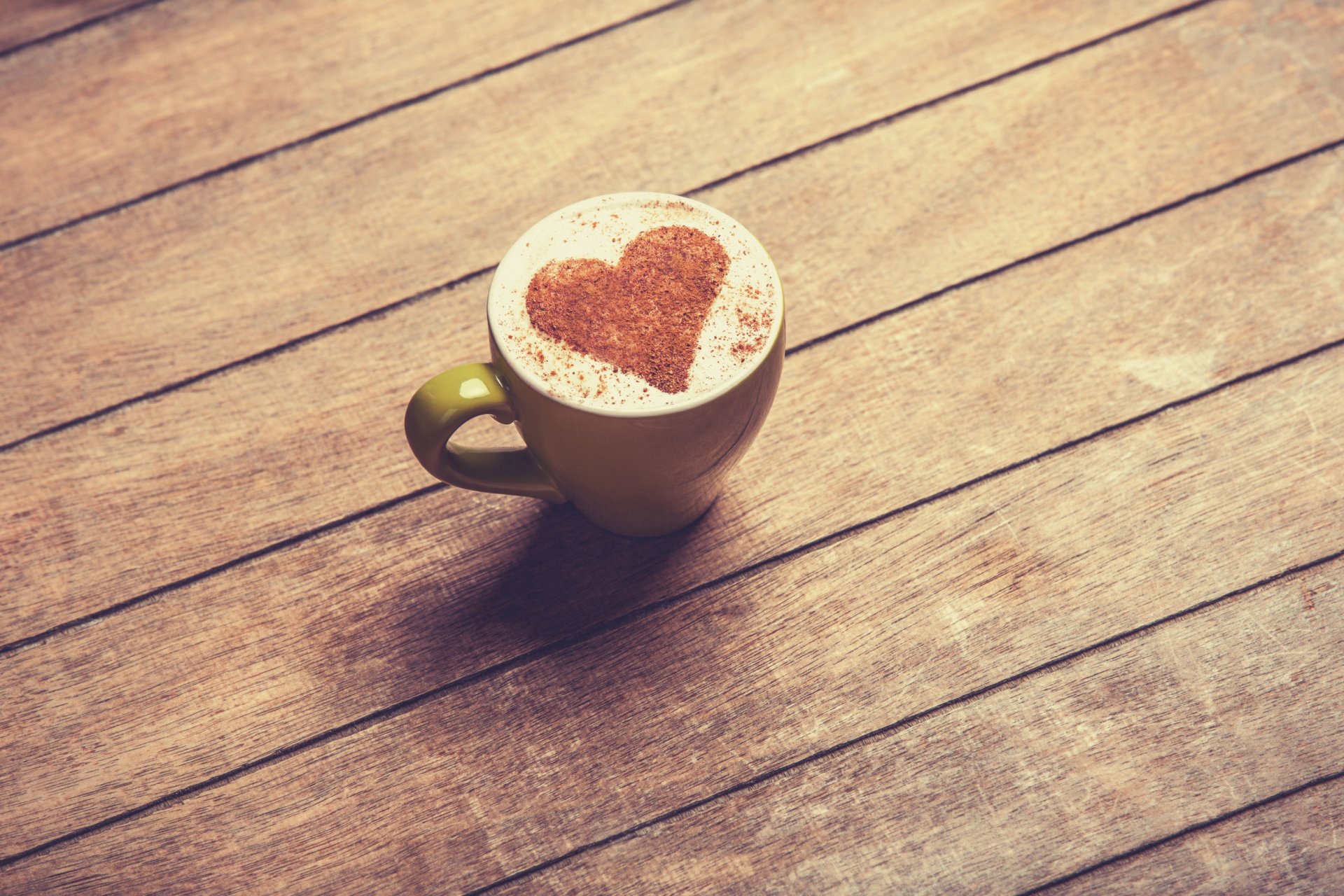 mesa taza café corazón