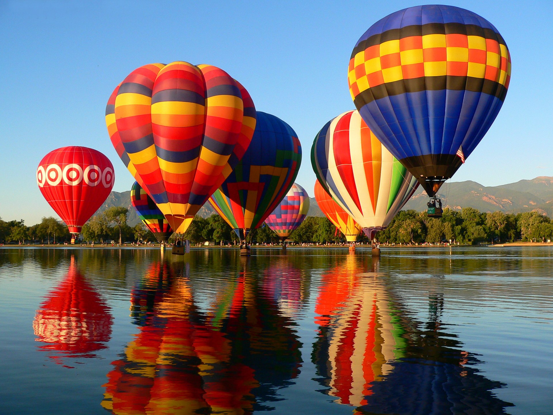 colorado molle balloon classic balloon parata cielo montagne lago alberi