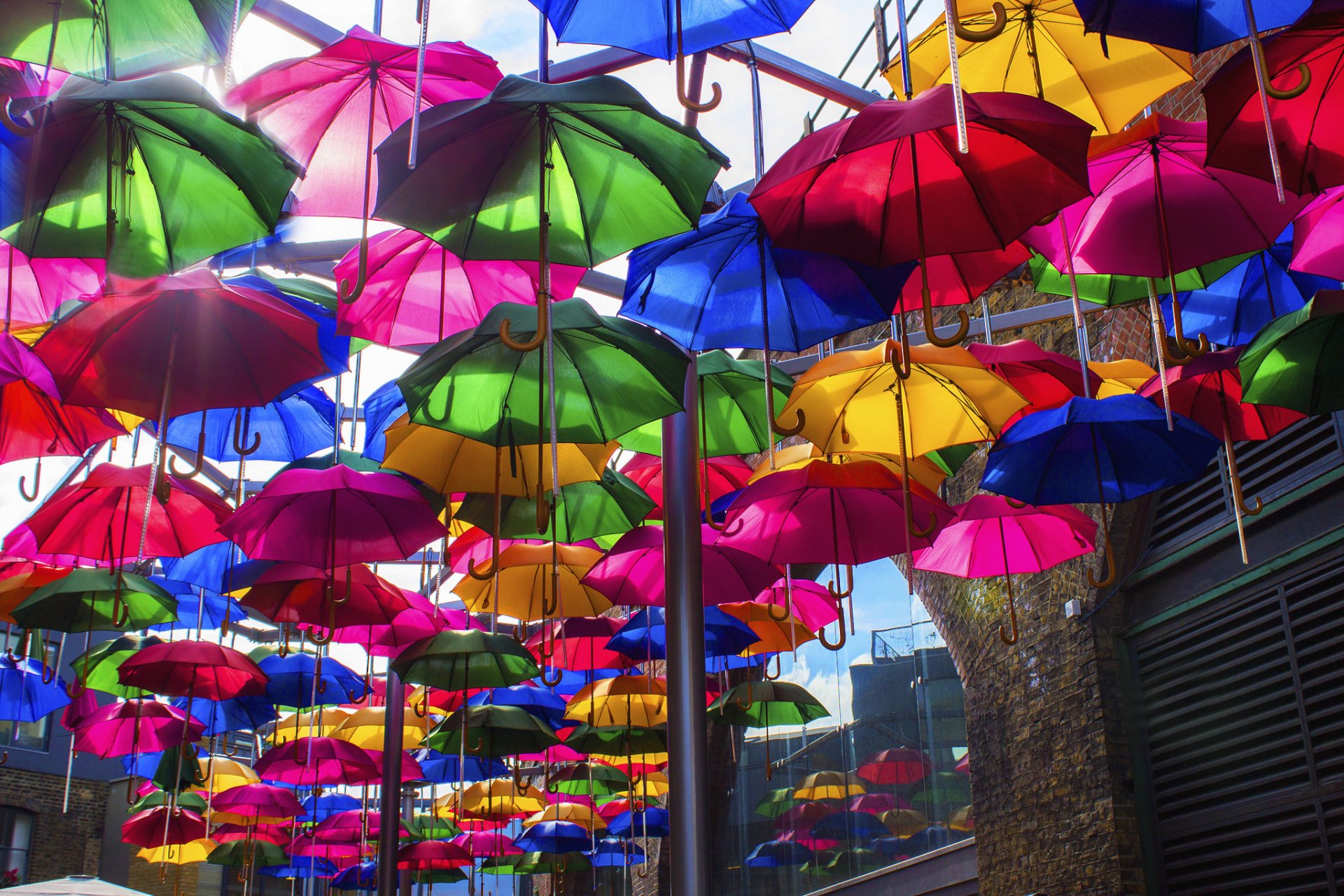 regenschirm stadt straße häuser regenschirm farben