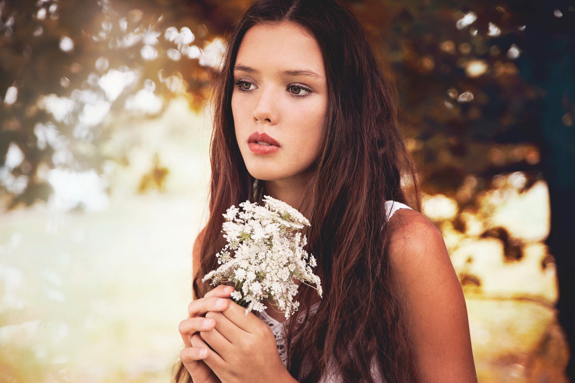 charlotte ragazza ritratto bokeh 14 anni