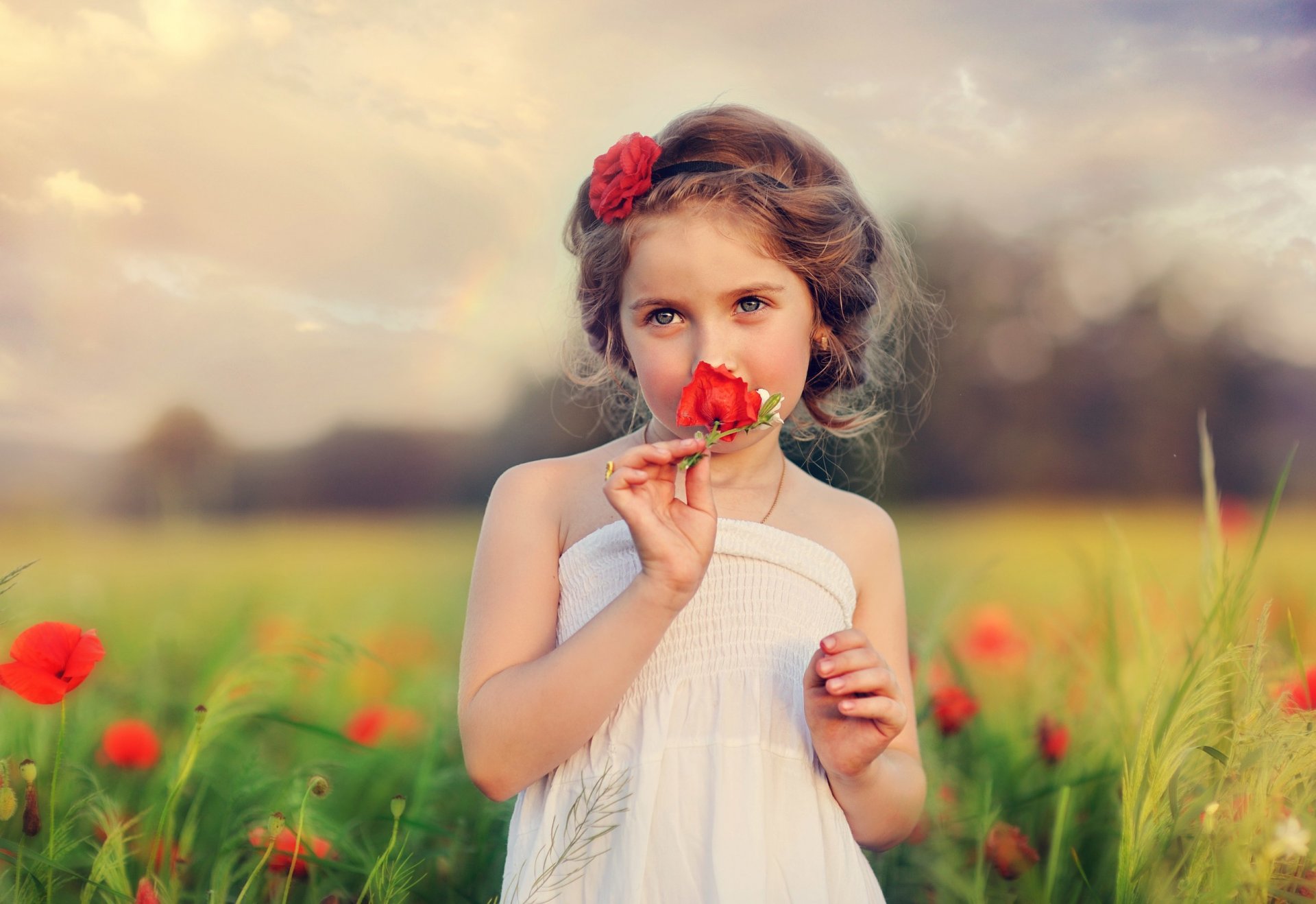 enfant fille fleurs