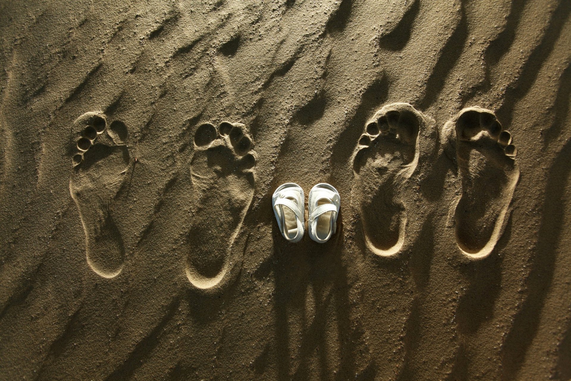 sand fußabdrücke füße füße familie stimmung