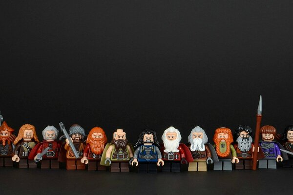 Figurines Lego sous la forme de nains et de Hobbits