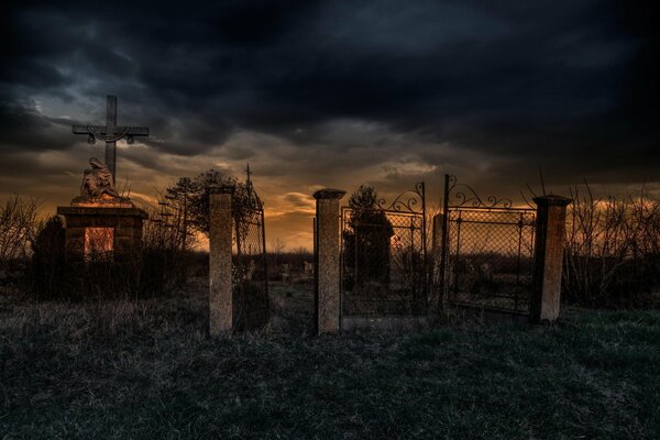 Imágenes de miedo y cementerio de la noche