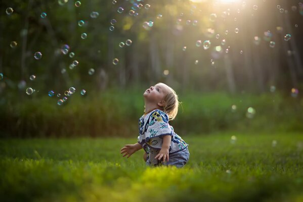 Fabulous soap bubbles reminiscent of childhood