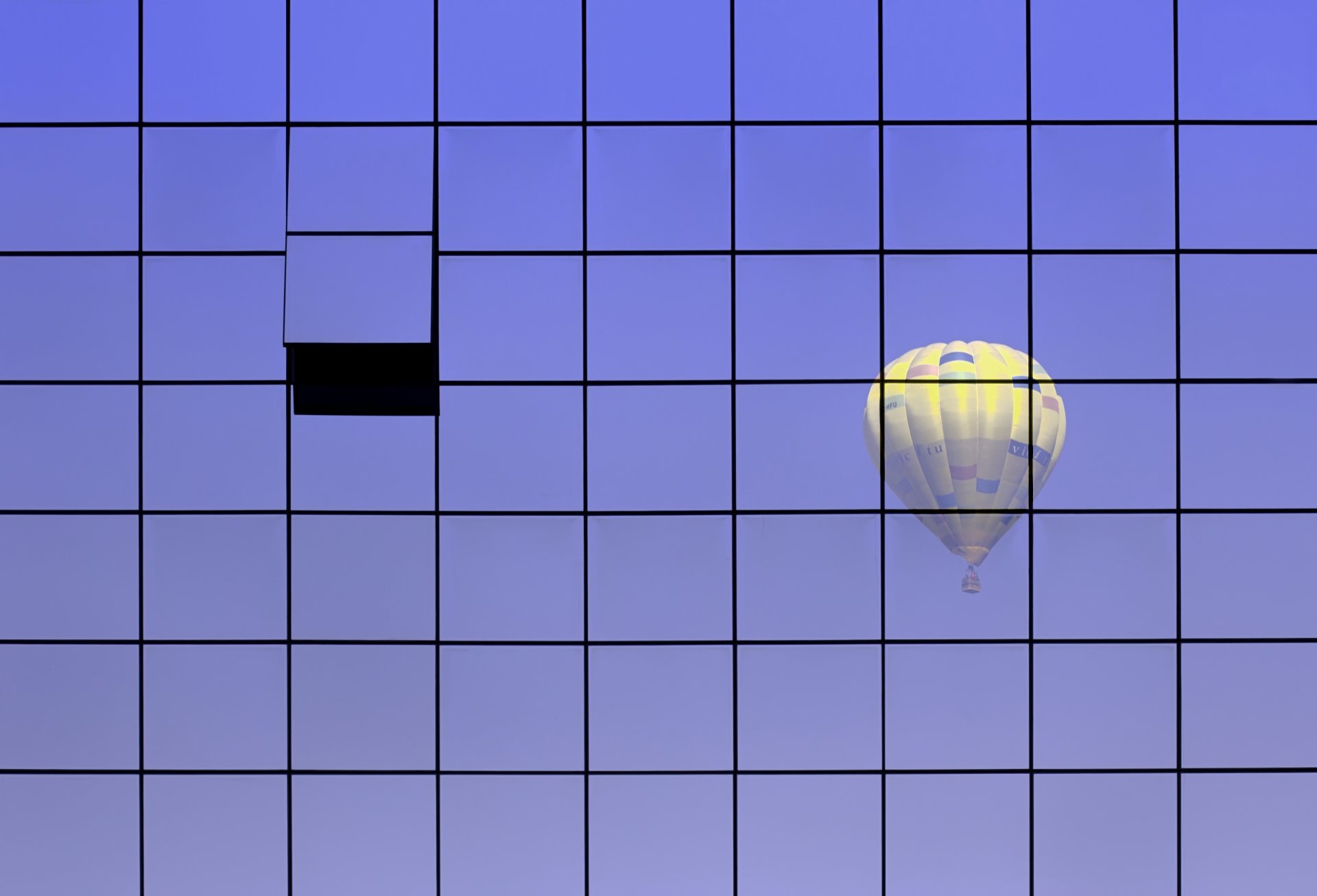 wall glass balloon