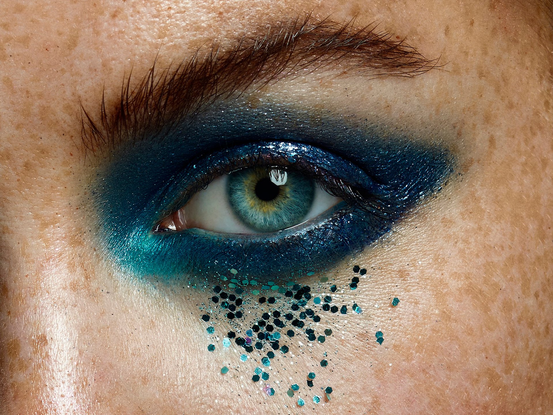 make-up eye crystal