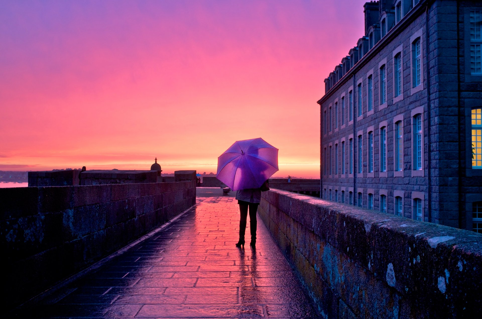 fille parapluie ville