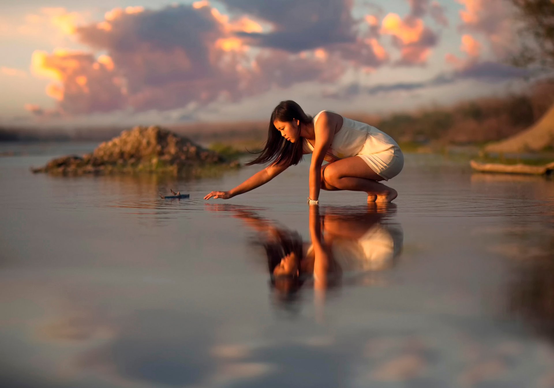 water girl eastern appearance reflection ripple cloud